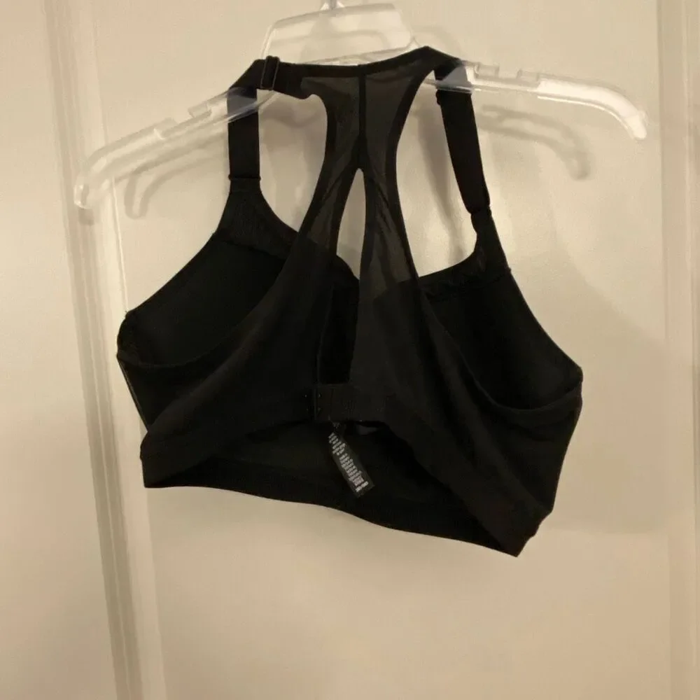 Victoria’s Secret incredible sports bra size 38D